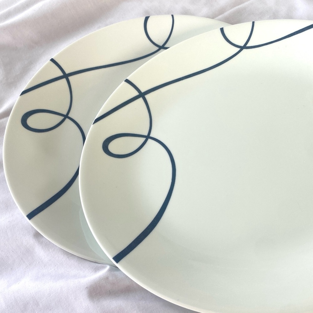 Corelle White Dinner Plates with Blue Swirl - Set of 2